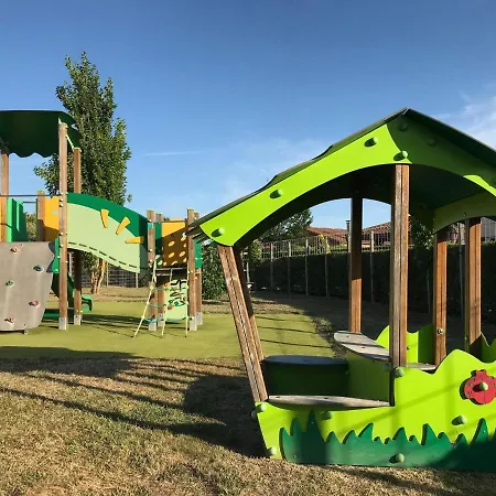 In With Golf & Pool Access