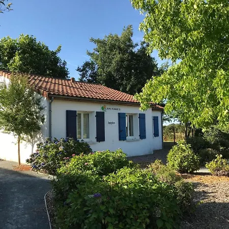 In With Golf & Pool Access Сasa de vacaciones Les Forges (Deux-Sevres)