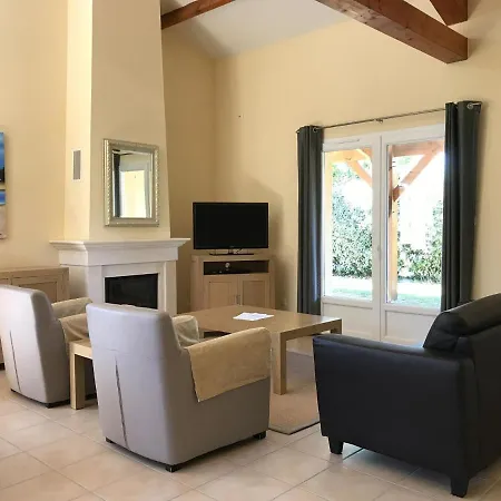 Hébergement de vacances In With Golf & Pool Access Les Forges (Deux-Sevres)