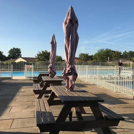 In With Golf & Pool Access Hébergement de vacances