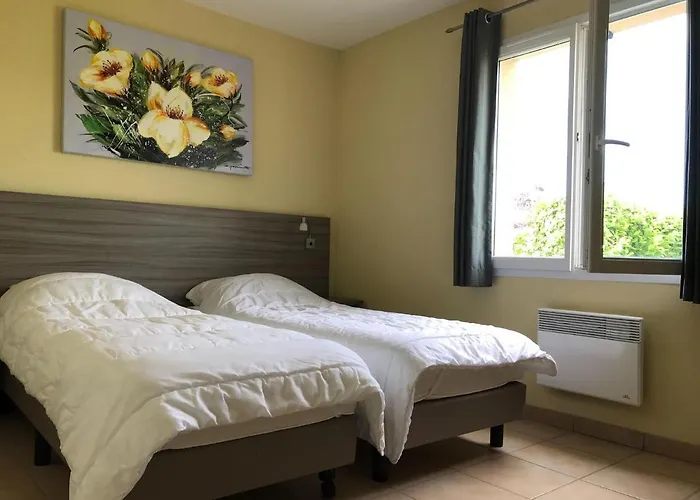 In With Golf & Pool Access