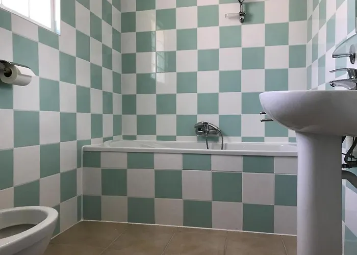 In With Golf & Pool Access *