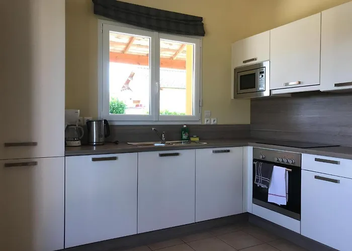 In With Golf & Pool Access Сasa de vacaciones